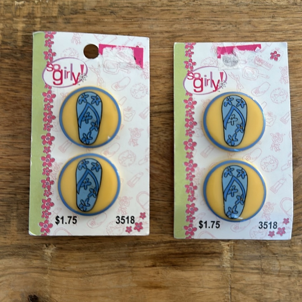 Assorted Craft Buttons - Picture 2 of 4